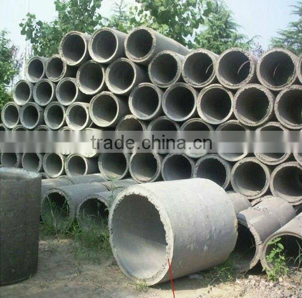 Rolling concrete pipe making machine