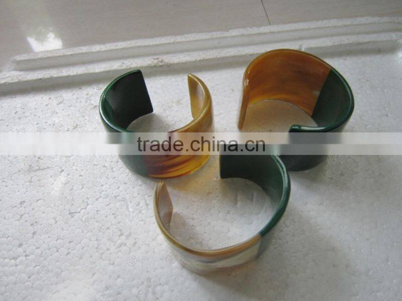 Natural color, very elegant item horn bracelet Vietnam
