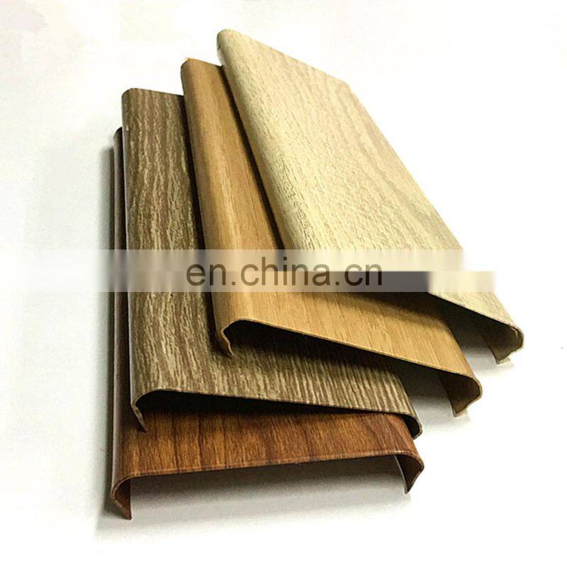 Wood Color Aluminum Alloy Roof Trellis Screen Metal Main Gate For Outdoor Decoration