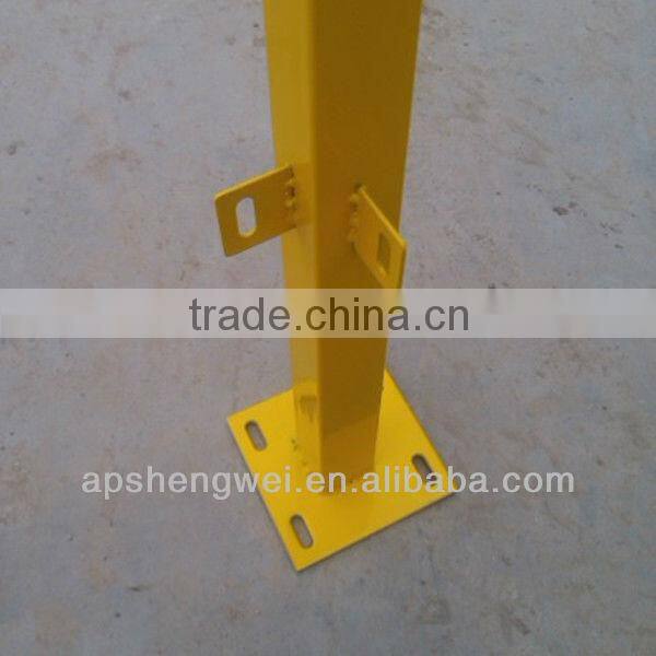 wire mesh fence post