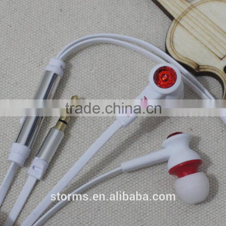 Trangle free Flat 3mm cable earbud with mic for girl