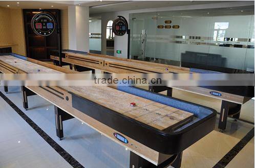 Shuffleboard table game machine