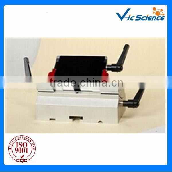 Lab using disposal blade holder