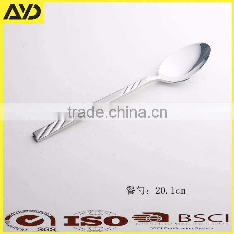 Cutlery Set Comprising 6 knives, 6 forks, 6 dessert spoons, 6 teaspoons