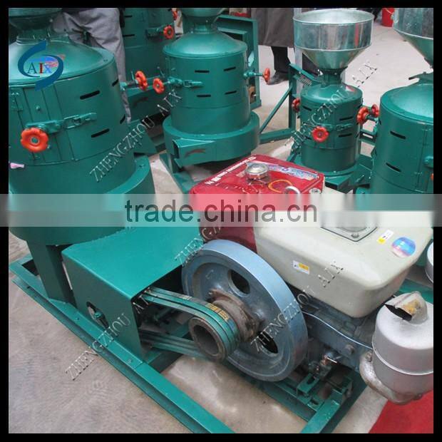 Electric small broad bean hulling machine