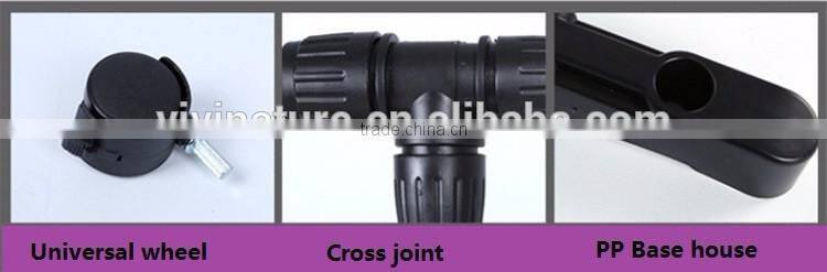 Telescoping garment rack with four hangers