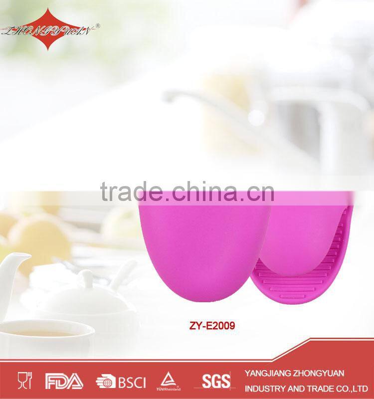 Fashionable silicone household oven glove with fabric