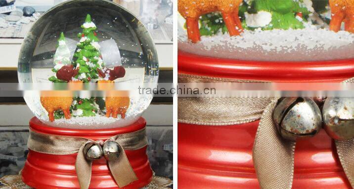 Hot selling Creative Home decoration snow globe Christmas snow globe