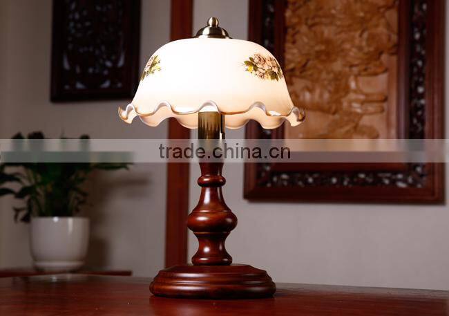 antique wooden table lamp ., British style .wooden tale lamp .hand craft table lamp