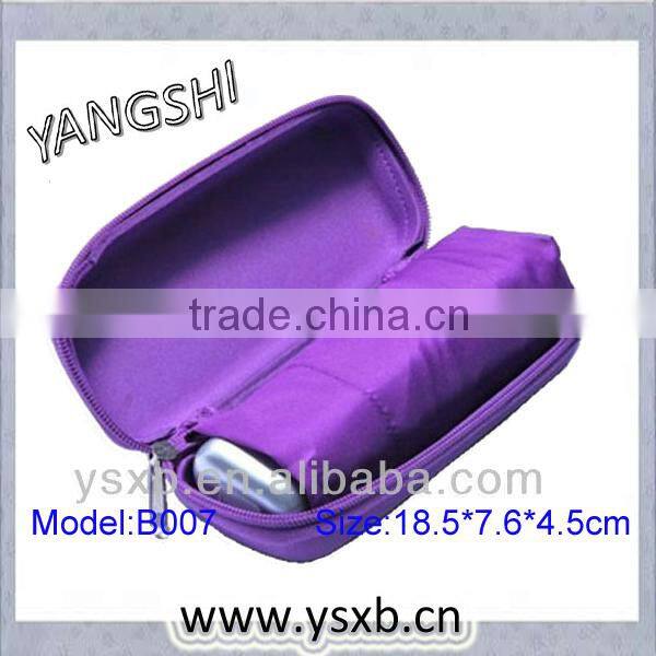 Carrying glass case with elaborate handwork