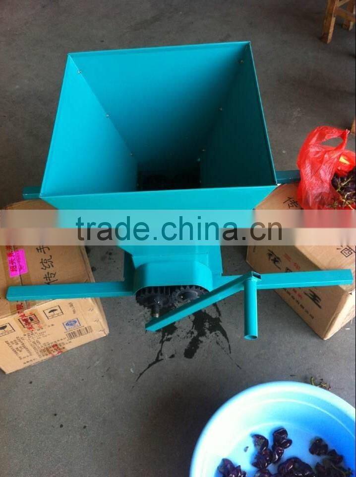 grape peeling small machine for family by hand & grape crushing machine