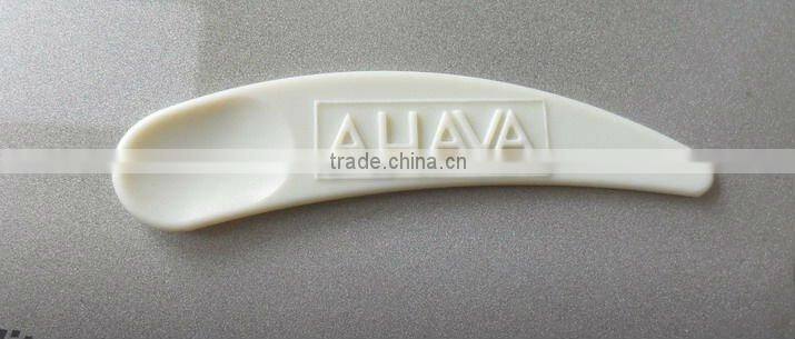 6cm white spatula with gold logo bp cosmetic cream moon falcate shape plastic Mask spatula