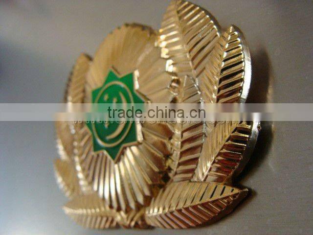 Beatuiful fashion gold pin star badge