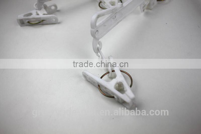 GS0813 Durable plastic pp sock hanger with pegs