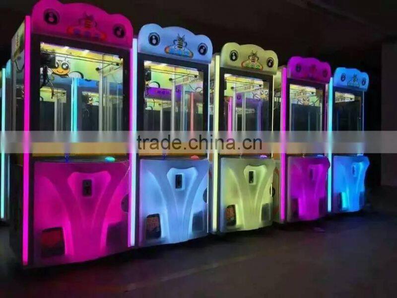 canton fair new products arcade game coin operated toy crane mini grua vending machine