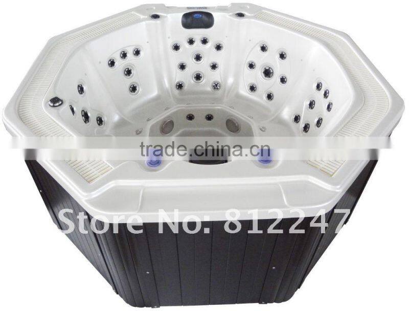 luxurios LED outdoor whirlpool spa