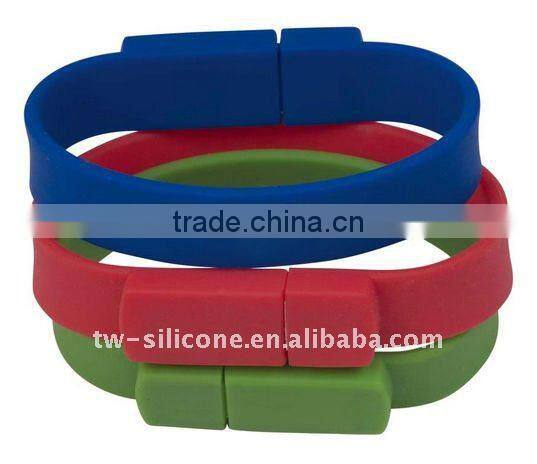 Wholesale Alibaba promotion gife silicone wristband usb flash drive