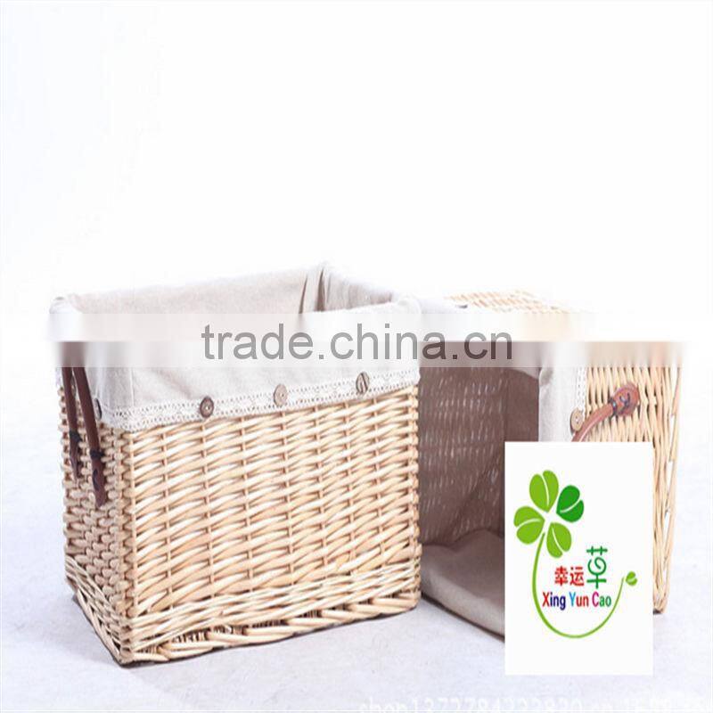 Trapezoidal wicker basket for shoses