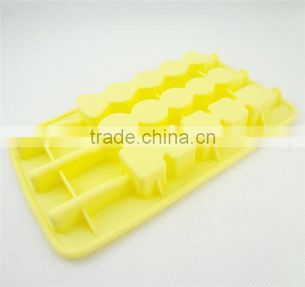 Funny Sugar-coated berry shaped 3 cavity silicone ice tray mold with sticks