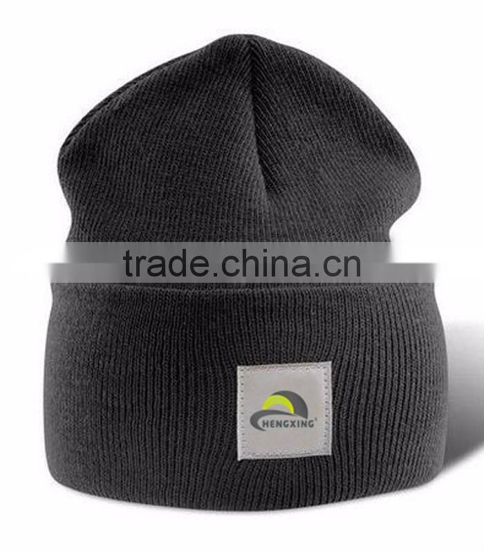 New 100 Acrylic Skiing Warm Winter Beanie / Custom Woven Lable Winter Beanie