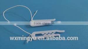 PLASTIC CLIP WITH RUBBER STRING 3.8cm plastic tooth clip