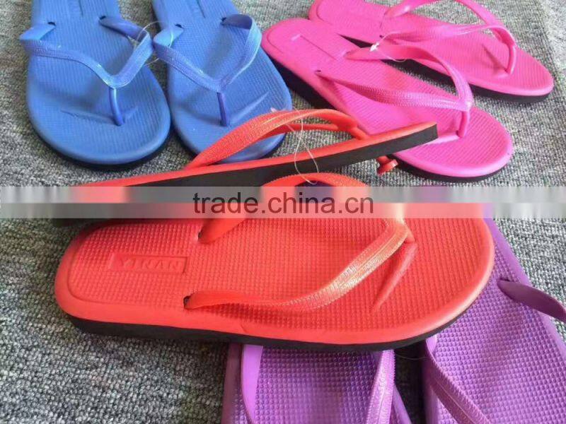 Women's slim flip flops cheap wholesale plain color flat slippers shoe closeouts