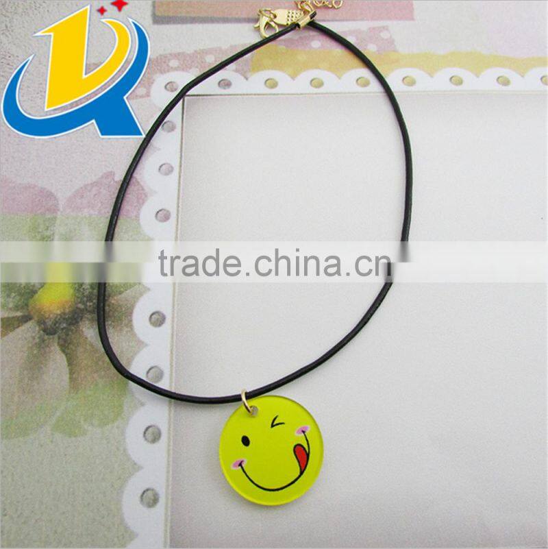 Emoji 30cm chain custom plastic necklace with wholasale