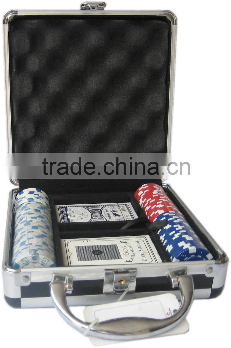premium poker chip set Poker Set with 600 chips and carrying case