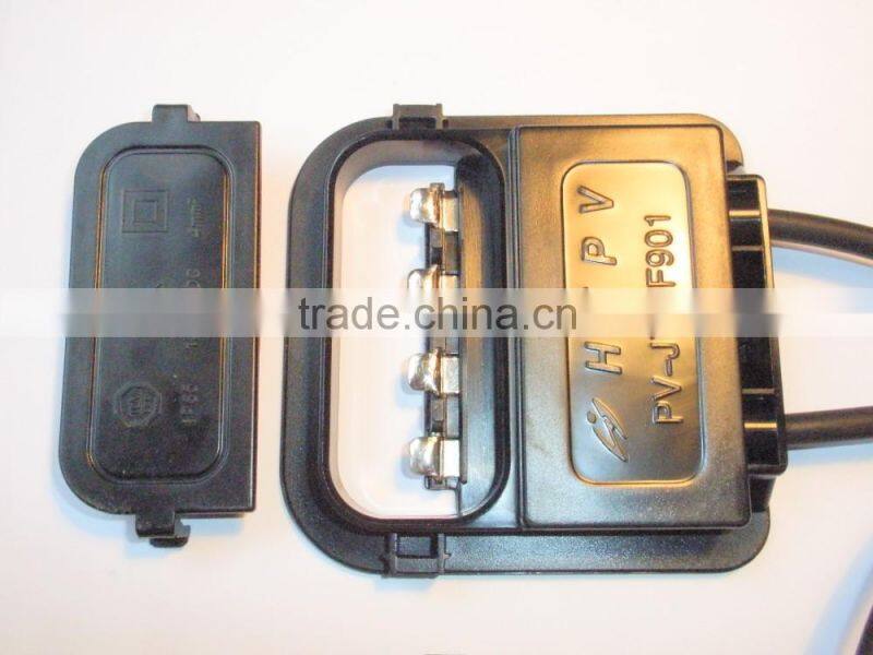 REOO solar power junction box with easy installation