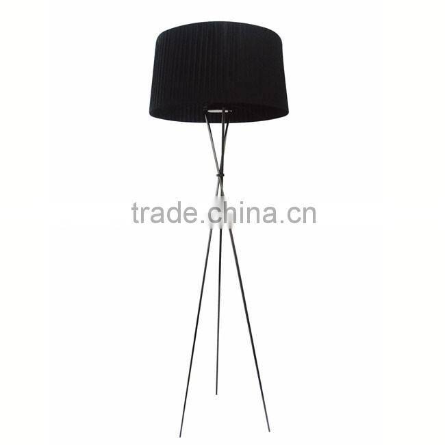 Tripod modern lamp F010