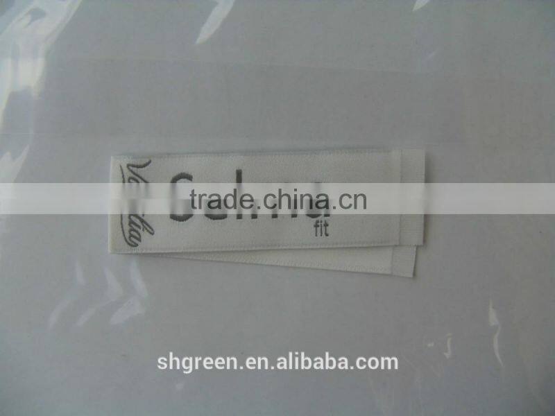high density t-shirt bottom center fold woven label