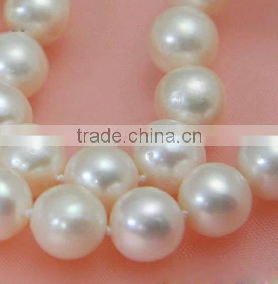 AA 9-10mm white round freshwater pearl necklace