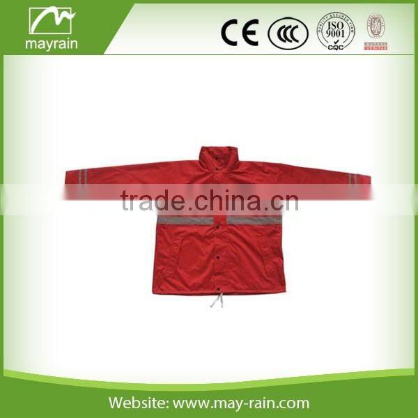 Strong PVC/polyester 100% waterproof rainsuit