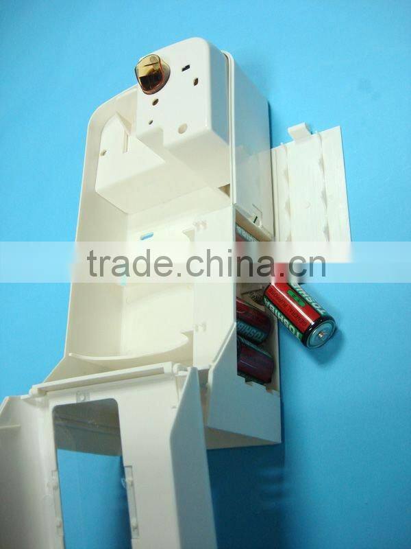 Automatic disinfectant dispenser