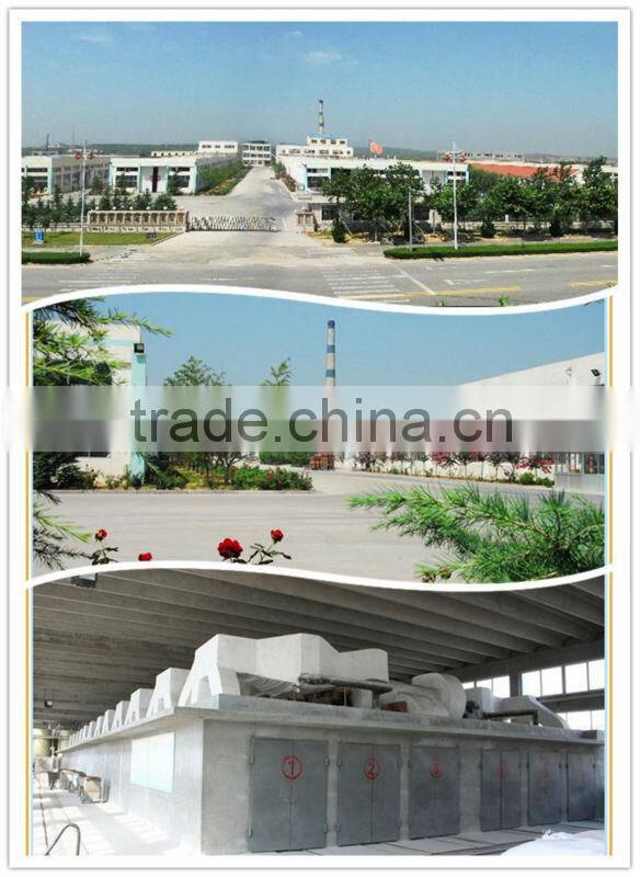 White with 3% blue/pink/green/purple colored crystal cat litter