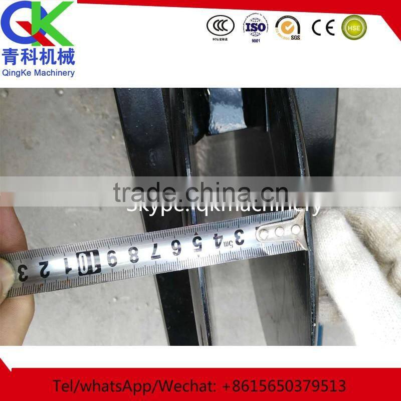 Plastic runway rulling machine with high effect