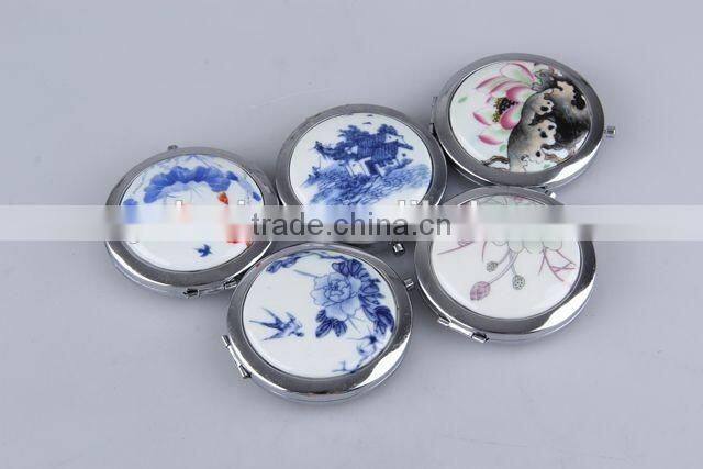 The ceramic surface round flip mirror