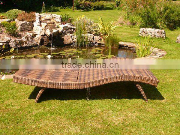 Modern PE rattan lounger
