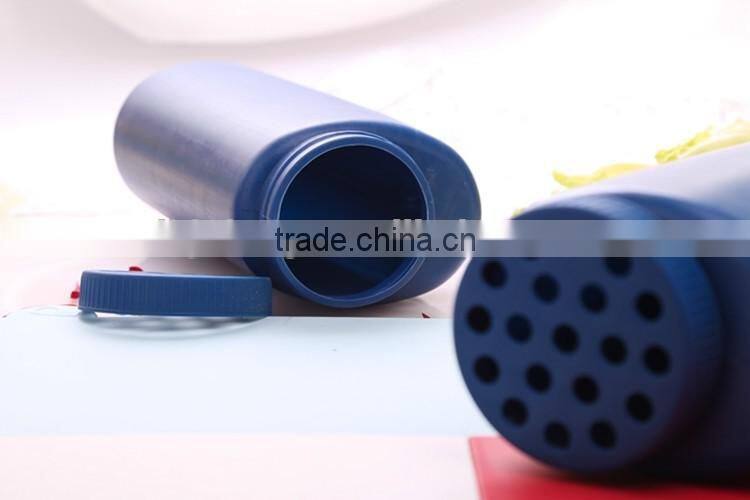 Plastic 2L salt spreader snow melt tool