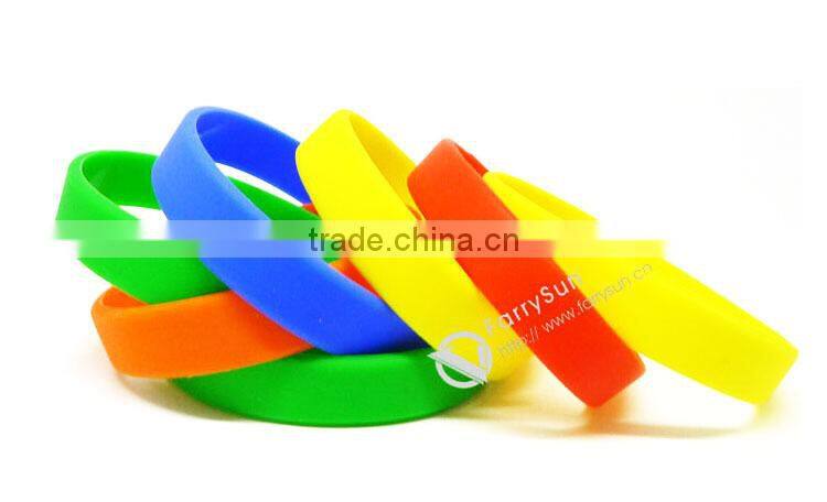 12 years manufacturer Costomize silicone wristband bracelet jewelry/ charm bracelet