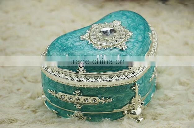 luxury handmade custom heart shaped sliver plating European style lead tin zinc alloy metal jewelry box accessories gift box