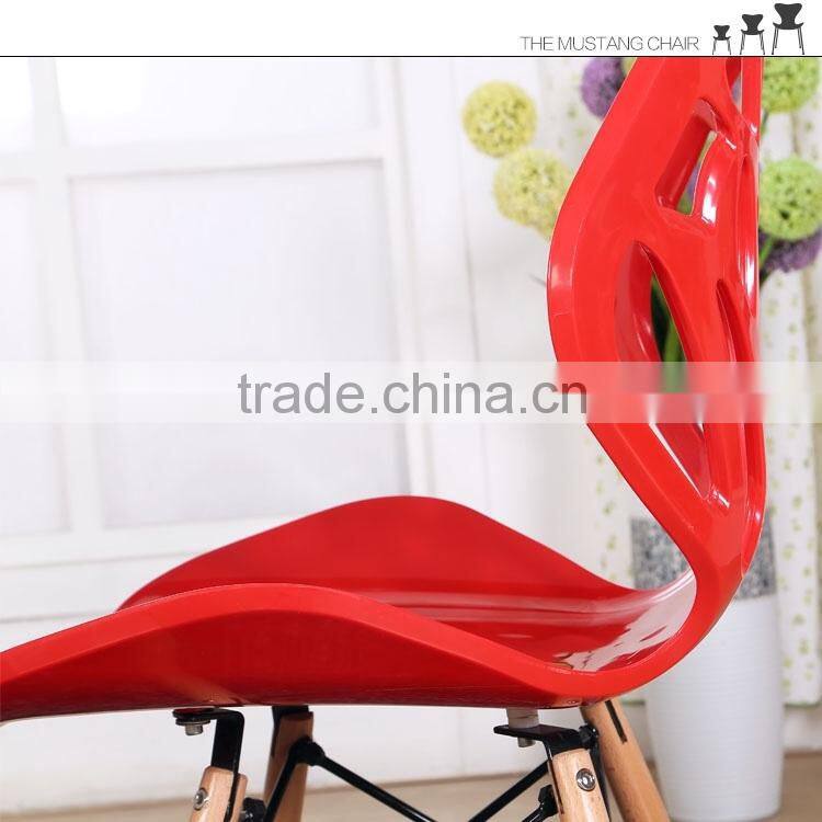 Morden Home Furniture Plastic Dining Room Chair With Wood Legs
