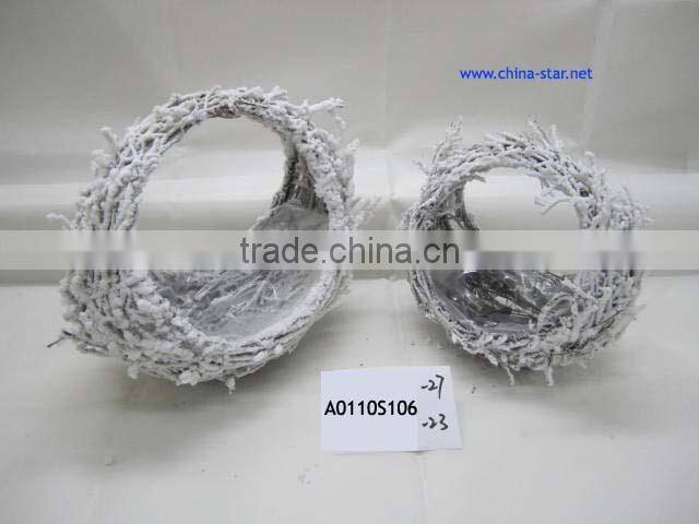 indoor rattan heart planter with snow