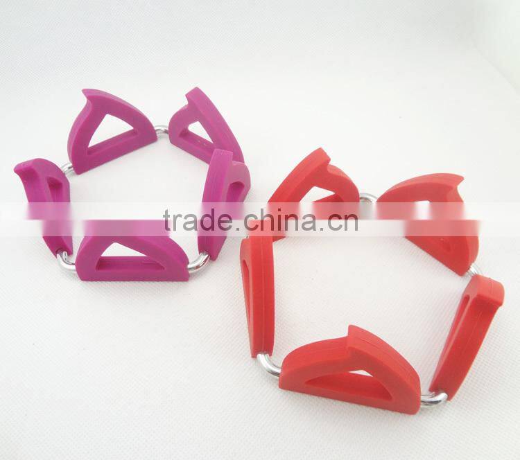 Thick silicone hot pot pads with big hardware