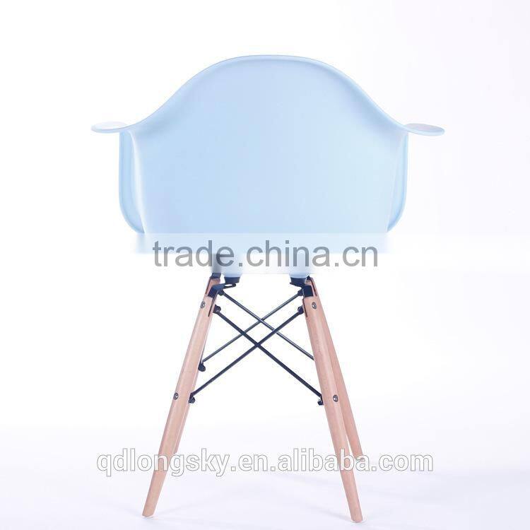 LS-4012 Italian design TATAMI plastic leisure chairs with arms and wood legs