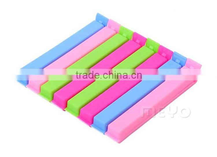 Portable plastic bag neck sealer closure clip bag storage clip