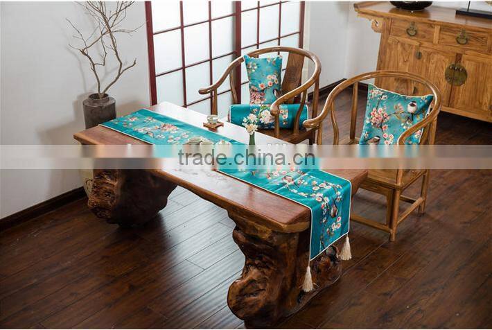 Chinese Style Flower-And-Bird Printed Polyester Table Runner