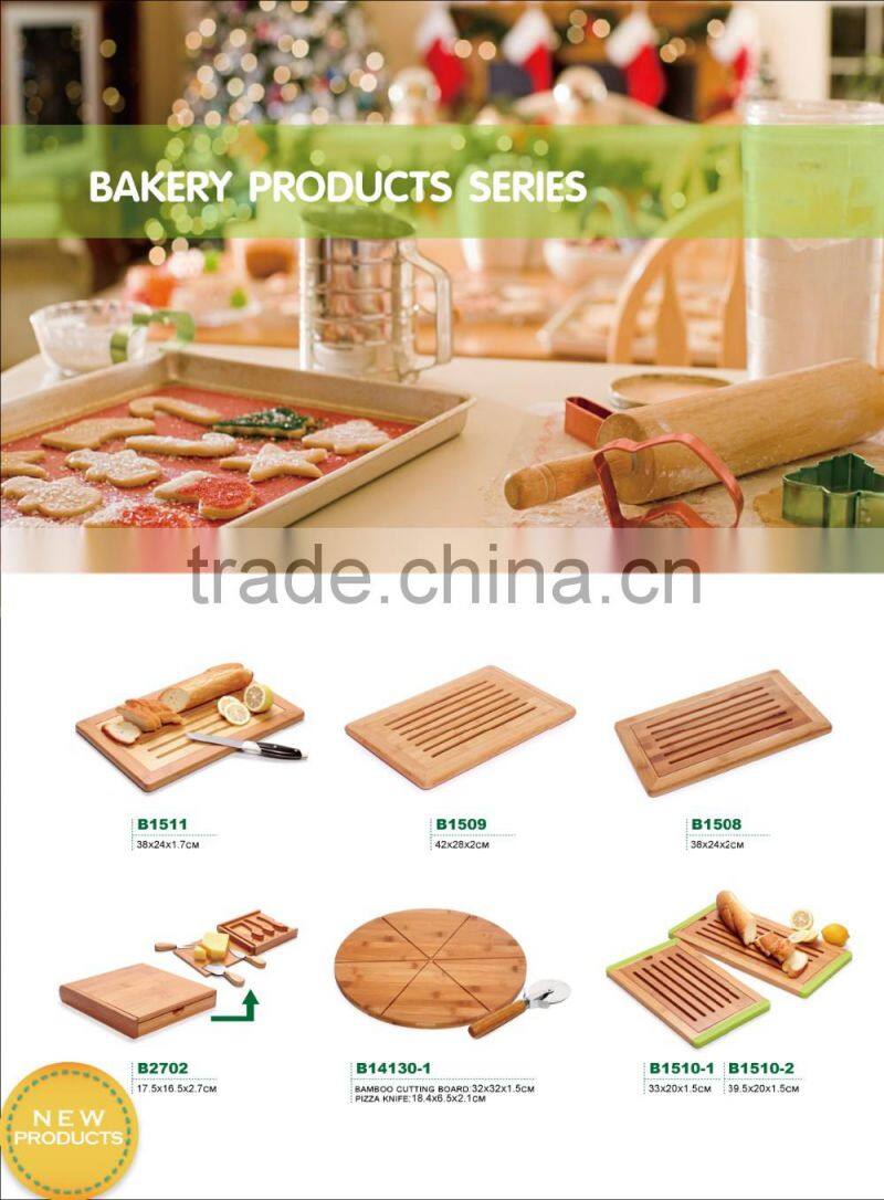 Eco-friendly bamboo kitchen bread cutting board with groove