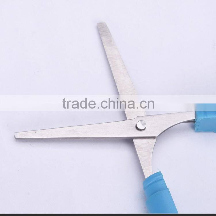 S16001 -2016 New style and design 4.5" plastic handle stationery scissors with saft cover