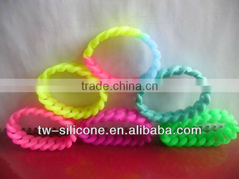 Eco-friendly cheap silicone chain bracelet jewelry wrist band